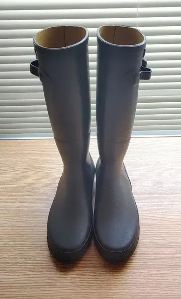 AIGLE 블랙 장화 레인부츠 백 스트랩 포함 사이즈 37