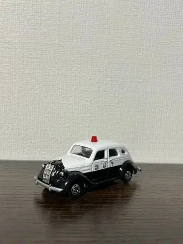 토미카 토요다 aa형 승용차 경찰차