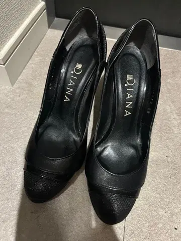 Diana 블랙 하이힐 22.0cm