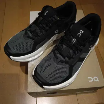 On Cloudrunner2 러닝화 그레이/블랙