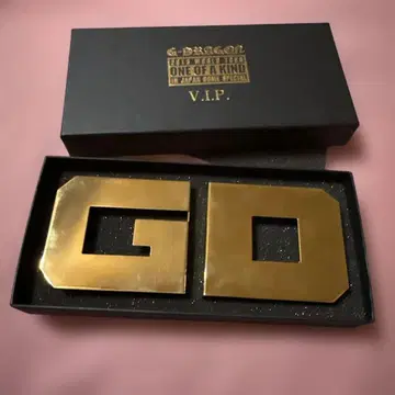 G-Dragon 2013 월드 투어 특별판 골드 너클, 반지