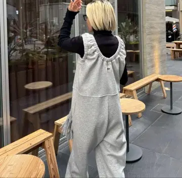 하타메쿠 씨 애용 MOKA 태그 커버올 스웨트