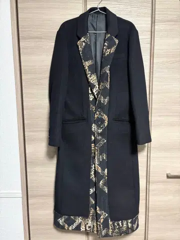 NO ID. 레오파드 무늬 블랙 체스터 코트