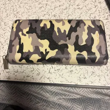 MICHAEL KORS 카모 패턴 장지갑