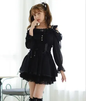 리즈리사 lizlisa 미사용 새상품 오프숄더 쉬폰 셋업