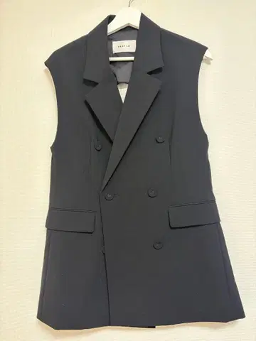 [ FRAY I.D ] 블랙 슬리브리스 베스트 M