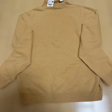 유니클로 새상품 100% 캐시미어 옐로우 컬러 스웨터 M 사이즈