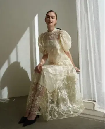 Acka 레이스 플레어 드레스