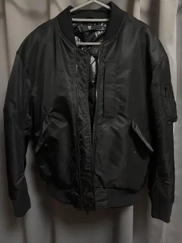 유니클로+J 하이브리드 다운 오버 사이즈 MA-1 블루종 S