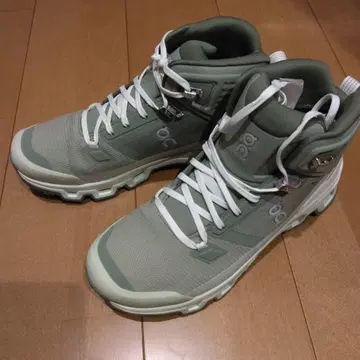 On Cloudrock2 방수 하이컷 스니커즈