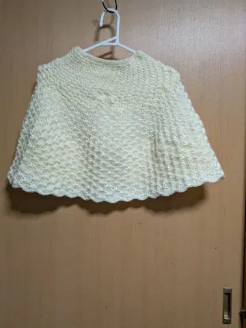 핸드메이드, 크림색 판초 성인용