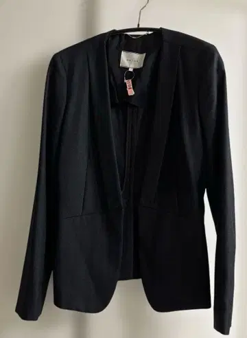 베이지 스커트 수트 네이비