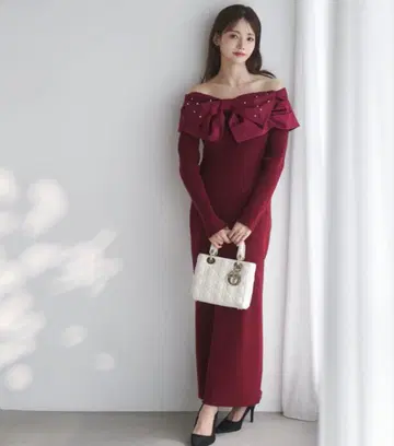 완판 토코 펄 비쥬가 달린 빅 리본 절개 리브 니트 원피스 원피스