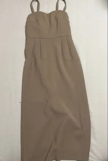 베이지 슬리브리스 타이트 스커트