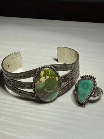 아놀드굿럭 로이스톤 뱅글 반지 세트