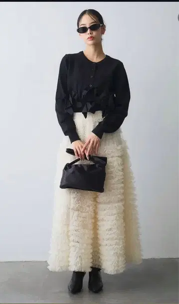 Frene 헴 리본 디자인 숏 가디건 + 휘핑 튤 캉캉 스커트