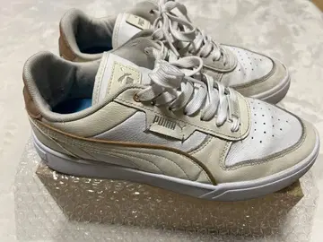 Puma 화이트 캐주얼 스니커즈