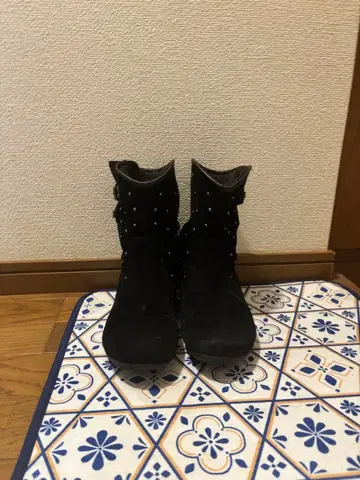 스터드 장식 블랙 발길이 긴 아저씨 부츠