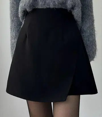 루엘 Louere 이너 팬츠 부착 랩 스타일 미니 스커트