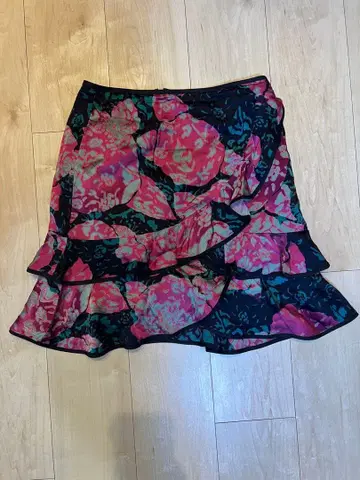 nanette lepore 꽃무늬 프릴 미니 스커트