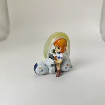 점프 40주년 드래곤볼 x 원피스 콜라보 피규어 나미 x 바이크