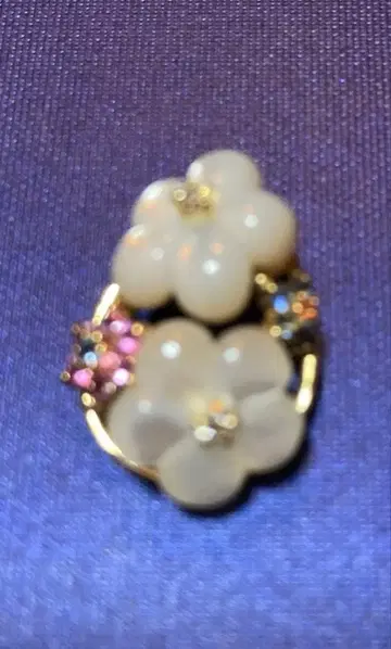 꽃 모티브 펜던트 탑