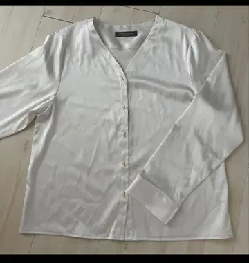 새상품 유나이티드 애로우즈 블라우스