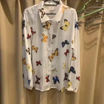 merry jenny 나비 프린트 긴팔 셔츠 F