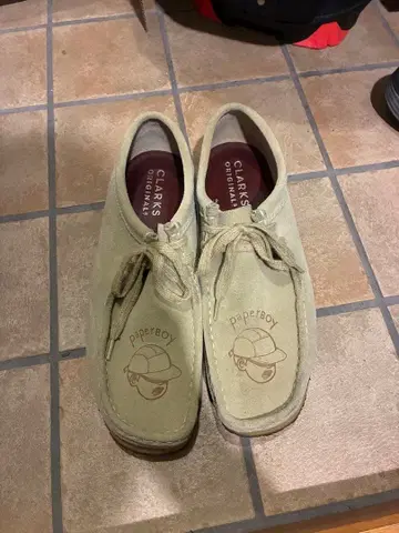 Clarks paperboy 왈라비