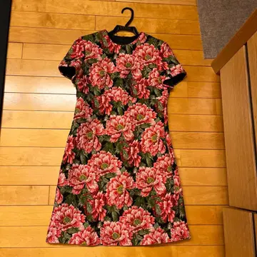 ESCADA 34 플라워 프린트 반팔 무릎 기장 원피스