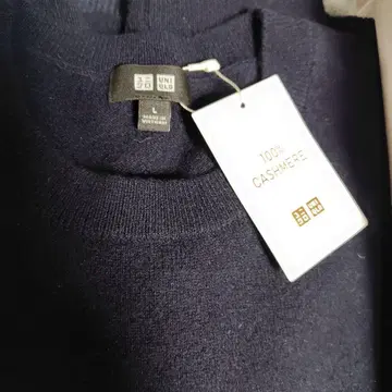 유니클로 캐시미어 크루넥 스웨터 네이비 L 사이즈