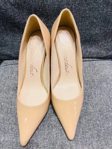 [ 시착만 한 새상품급 ] 하이힐 전문점 베이지 에나멜 하이힐