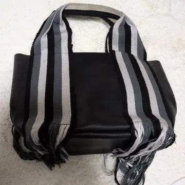 CLOUDY 블랙 토트백