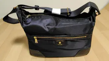 미사용 새상품 [ ADMJ ] 숄더백 굵은 벨트 스터드 블랙