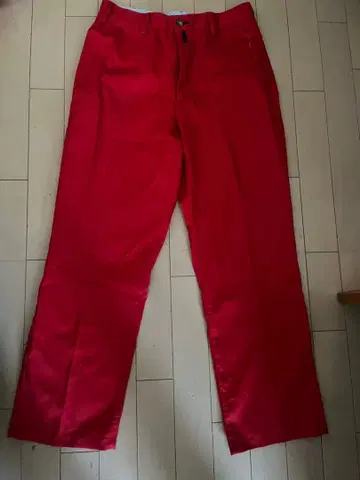 타미힐피거 빨간색 벨트 포함 팬츠