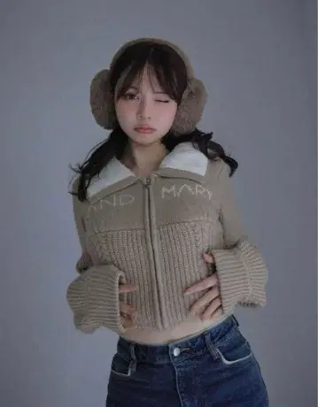 Mary logo zip tops beige