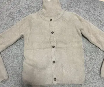 베이지 터틀넥 니트 스웨터 Darich