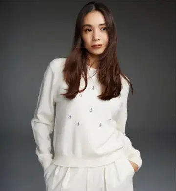 니트 스웨터 [ 타키자와 마키코 착용 ] 비쥬 크루넥 니트 모100%