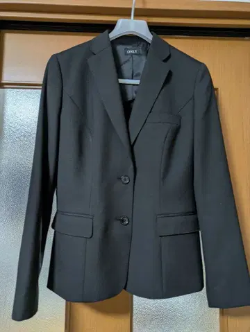 ONLY 블랙 취업 정장