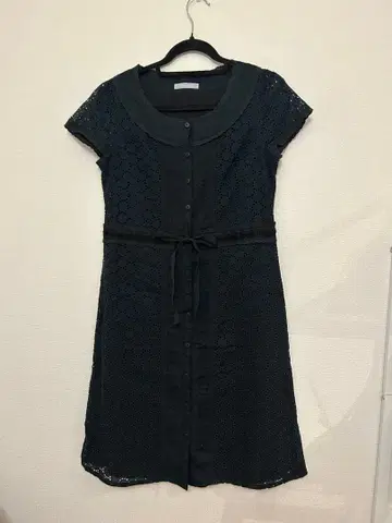 블랙 레이스 반팔 무릎 기장 원피스