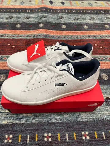 미사용 새상품 PUMA 화이트 스니커즈 새상품 27.5cm
