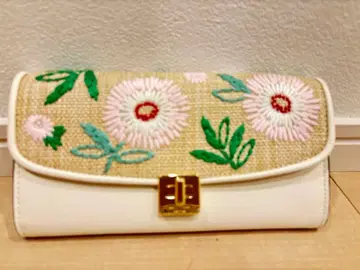 자수 장식 화이트 숄더백