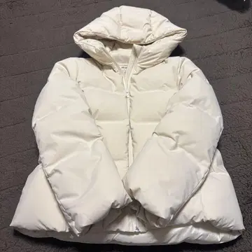 새상품급 UNIQLO 심리스 다운 자켓 S 화이트