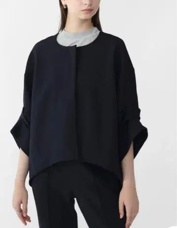 미사용 새상품 Aga 암 개더 조젯 자켓 노카라