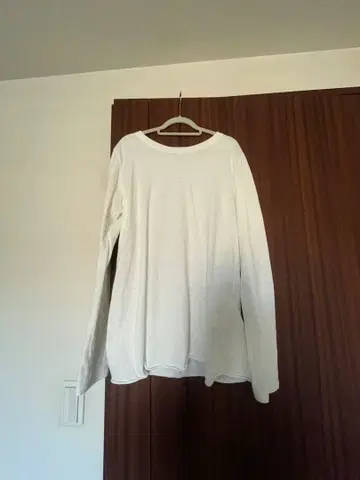 두지엠 클라세의 티셔츠