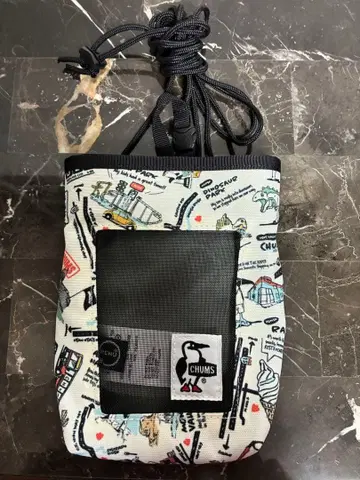 CHUMS 스마트폰 숄더백 사코슈