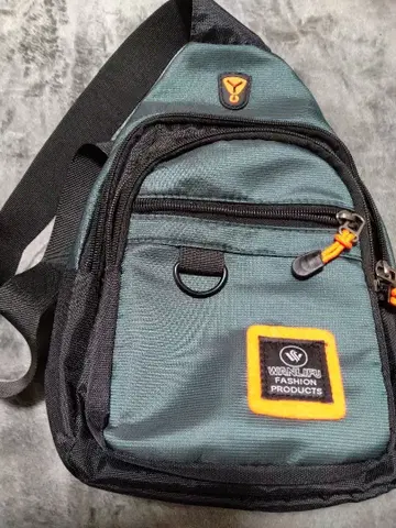 [ 새상품급 ] 바디백 그린/블랙