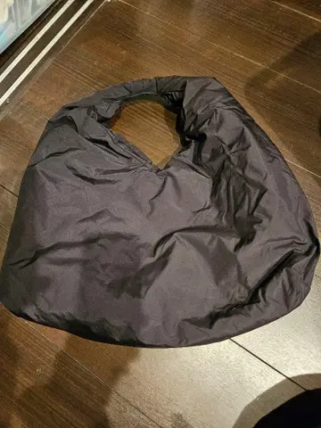 BARNYARDSTORM 밴야드 스톰 트라이앵글 퍼프 백 블랙