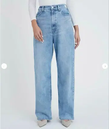 [택 포함 새상품] YANUK 리 라이트 JOAN APS 23인치