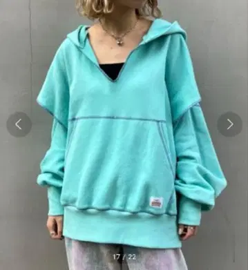 차오패닉 티피 헬로 샌프란시스코 배색 스티치 컷 아웃 후디